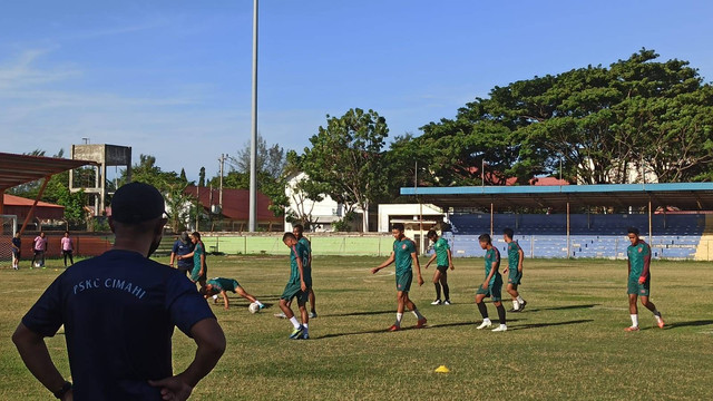Tim PSKC Cimahi latihan di Stadion H Dimurthala Banda Aceh. Foto: Husaini Ende/acehkini 