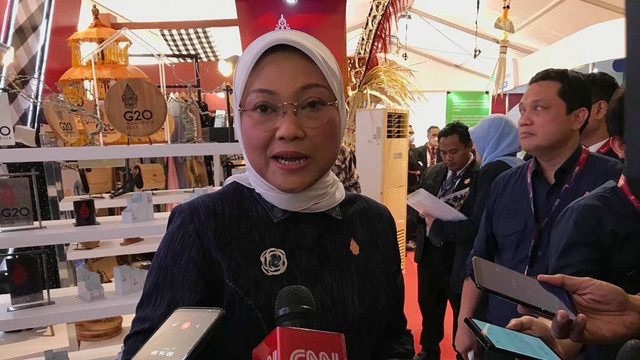 Menaker Ida Ida Fauziyah usai menghadiri pertemuan ke-VI Employment Working Group Meeting (EWG) di Ayana Resort and Spa, Jimbaran, Bali, Senin (12/9/2022). Foto: Denita BR Matondang/kumparan 
