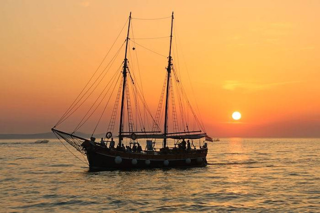 Ilustrasi Kunci Jawaban TTS Perahu Kapal. Foto: dok. Katherine McCormack (Unsplash.com)