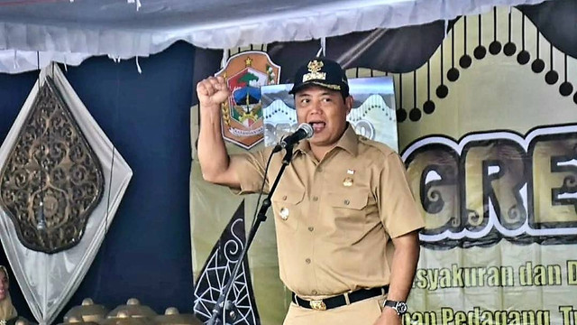 Bupati Karanganyar, Juliyatmono, dalam Grebeg Suro di Taman New Balekambang, Karanganyar, Senin (22/08/2022). FOTO: Instagram @kabupatenkaranganyar