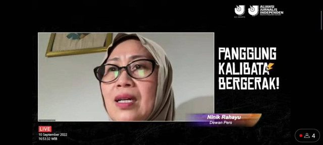 Tangkapan layar Pangung Kalibata Bergerak saat Ninik Rahayu, dari Dewan Pers berbicara.