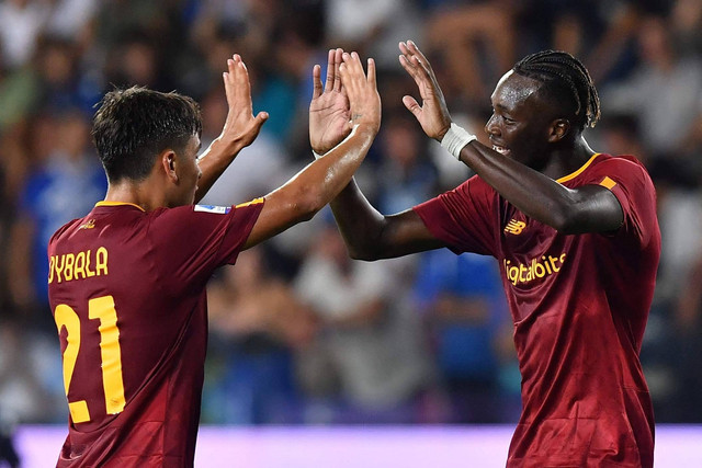 Selebrasi pemain AS Roma usai mencetak gol gawang Empoli pada pertandingan lanjutan Liga Italia di Stadio Carlo Castellani, Empoli, Italia.  Foto: Jennifer Lorenzini/REUTERS