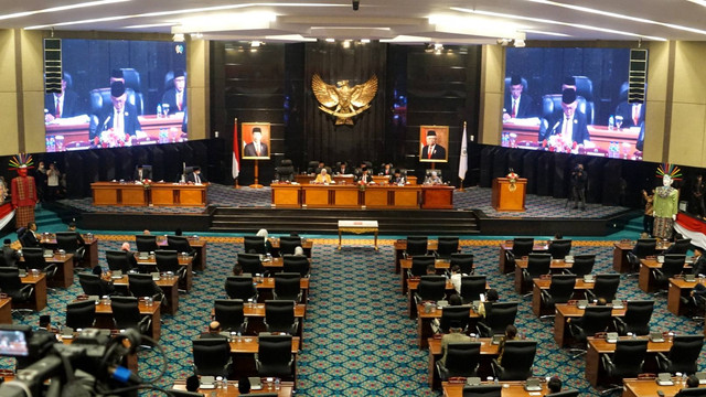 Suasana rapat paripurna pemberhentian masa jabatannya Gubernur DKI Jakarta Anies Baswedan dan Wakil Gubernur Ahmad Riza Patria di DPRD DKI, Jakarta, Selasa (13/9/2022). Foto: Iqbal Firdaus/kumparan