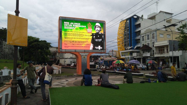 Kronologi singkat terkait intimidasi, kekerasan, hingga ancaman yang menimpa Nurkholis, redaktur cermat.co.id di Tidore, yang tayang pada videotron Taman Film Benteng Oranje, Ternate. Foto: Ikram Salim