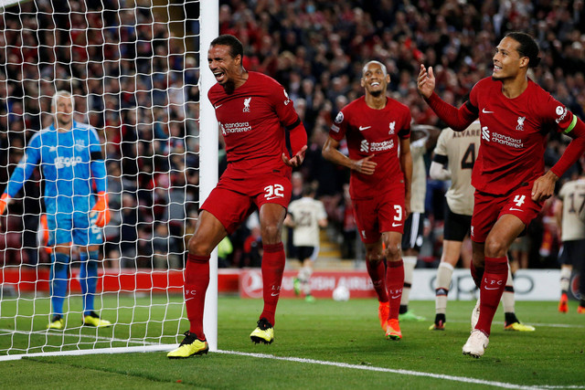 Selebrasi pemain Liverpool usai mencetak gol ke gawang Ajax Amsterdam pada pertandingan lanjutan Grup A Liga Champions di Anfield, Liverpool, Inggris. Foto: Ed Sykes/REUTERS