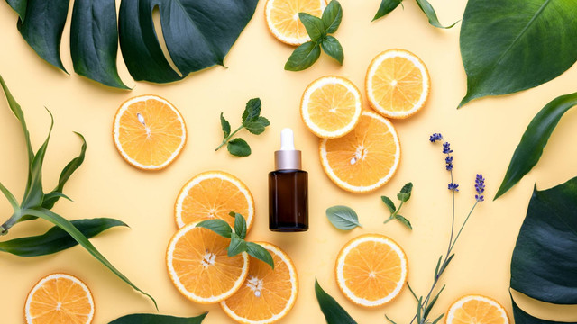 Ilustrasi serum vitamin C. Foto: Fortyforks/Shutterstock