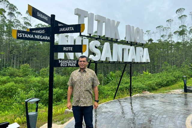 Direktur Utama PT Krakatau Steel (Persero) Tbk Silmy Karim melakukan kunjungan ke Ibu Kota Nusantara (IKN) di Penajam Paser Utara, Kalimantan, Rabu (14/9/2022). Foto: Dok. Krakatau Steel