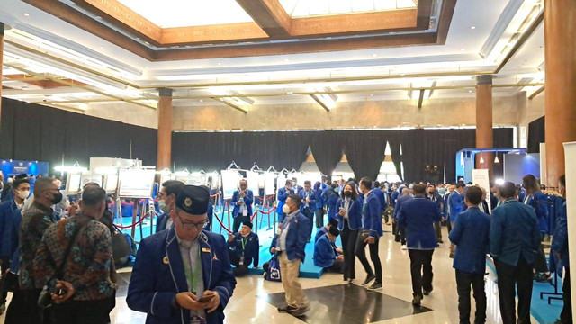 Suasana jelang Rapimnas Demokrat di JCC, Jakarta, Kamis (15/6/2022). Foto: Annisa Thahira Madina/kumparan