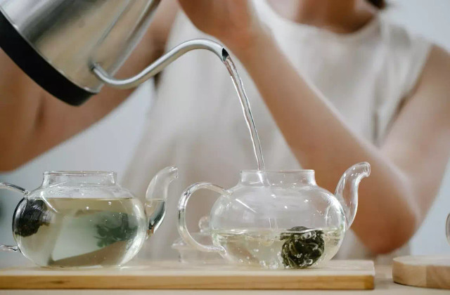https://www.pexels.com/@anna-pou/ - minuman apa yang membutuhkan air panas