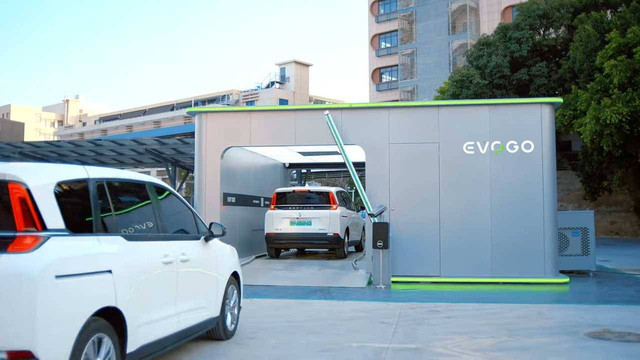 Sistem swap battery mobil listrik di China. Foto: dok. insidevs
