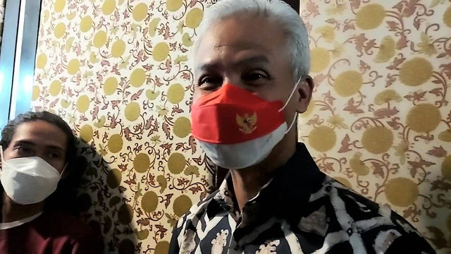 Gubernur Jawa Tengah, Ganjar Pranowo, usai pengukuhan koperasi istri eks napiter di Hotel Grand Sae, Solo, Jumat (16/09/2022). FOTO: Fernando Fitusia