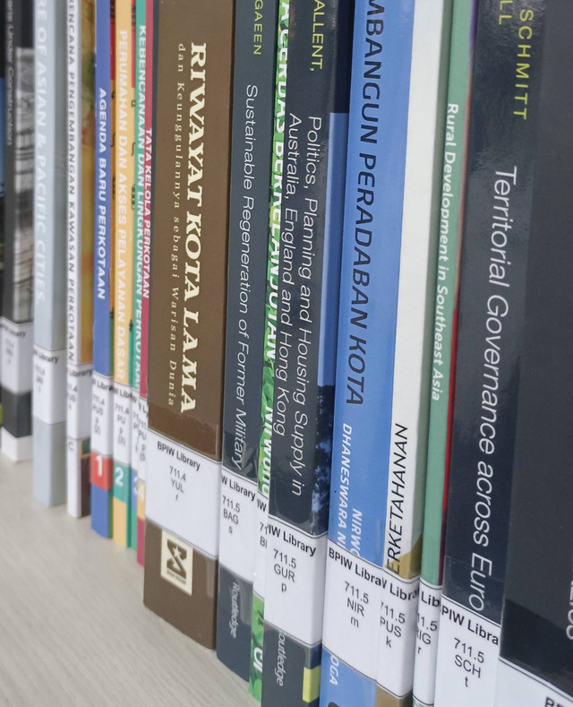 Buku Koleksi Perpustakaan di Instansi Pemerintah
