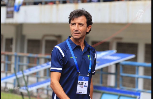 Pelatih Persib, Luis Milla. Foto: Liga Indonesia Baru