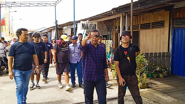 Bupati Tanjung Jabung Timur Romi Hariyanto dan lainnya mengunjungi lokasi  Kenduri Lawang Swarnabhumi 2022. (Foto: Jambikita)