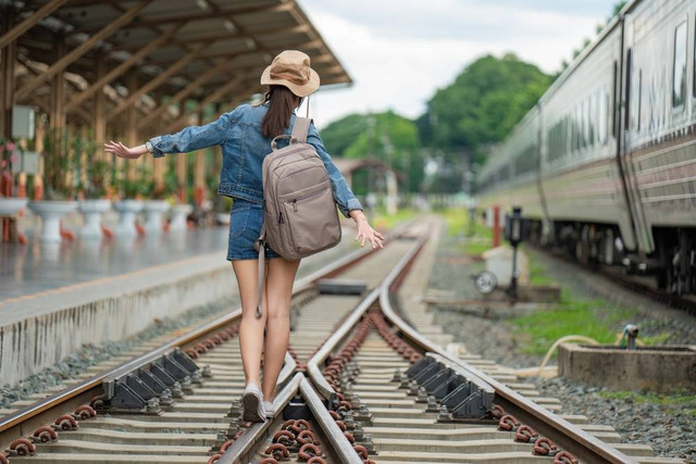 Ilustrasi Libra berjalan di bidang yang licin. Foto: Shutterstock