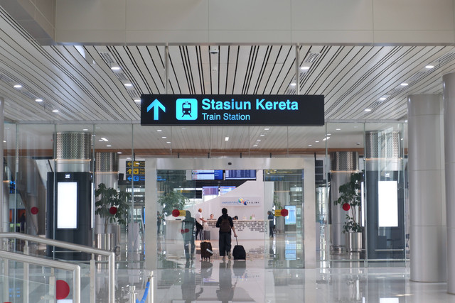 Rute ke Bandara Soekarno-Hatta dari BSD, Foto: Unsplash/MuhammadAzizAliMutia