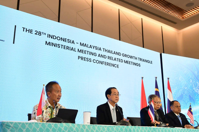 Menteri Perindustrian Agus Gumiwang (kiri) dalam The 28th Indonesia-Malaysia-Thailand Growth Triangle (IMT-GT) Ministerial Meeting di Phuket, Thailand, Sabtu (17/9/2022). Foto: Dok. Kemenperin