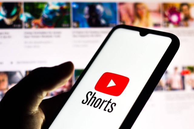 Ilustrasi YouTube Short. Foto: Shutterstock