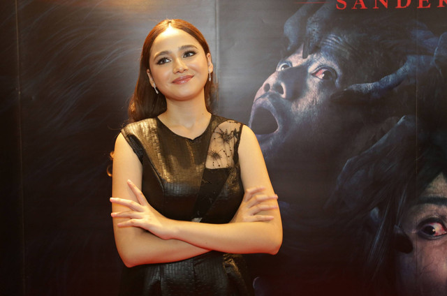 Sejumlah artis diantaranya Titi Kamal, Syifa Hadju dan Dwi Sasono saat hadir di screening film Jailangkung Sandekala di Epicentrum, Jakarta, Senin, (19/9/2022). Foto: Dok. Agus Apriyanto