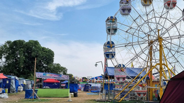 Berbagai wahana permainan yang ada di Pasar Sekaten Solo, Selasa (20/09/2022). FOTO: Fernando Fitusia