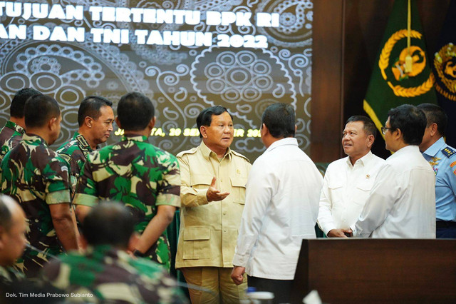 Menhan Prabowo Subianto Gelar Rapat Entry Meeting Pemeriksaan dengan Tujuan Tertentu Bersama Pihak BPK RI, Selasa (20/9). Foto: Dok. Tim Media Prabowo Subianto