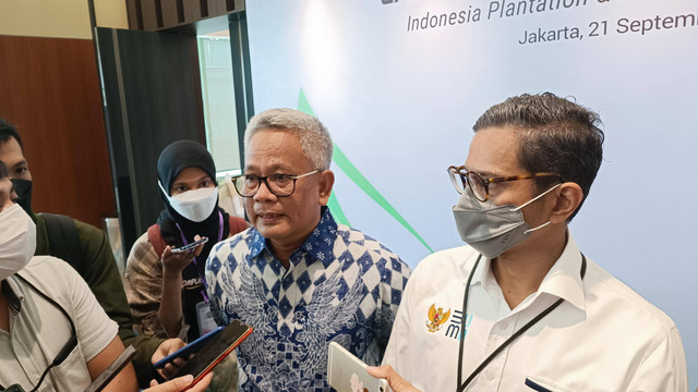 Wakil Menteri BUMN I Pahala Nugraha Mansury bersama Direktur Utama PTPN III Mohammad Abdul Ghani di Agro Plaza, Rabu (21/9). Foto: Narda Margaretha Sinambela/kumparan