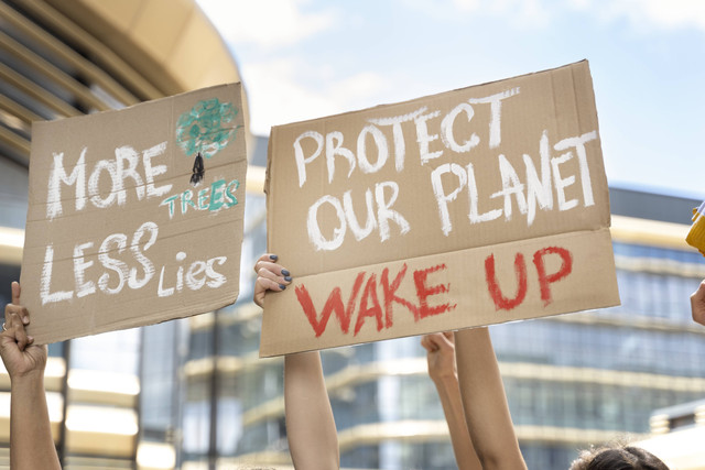 Young Activists are taking action- Sumber: freepik