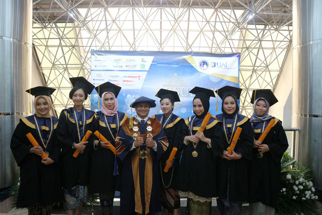 Menyoal Tunjangan Profesi Guru dan Dosen. Foto: Dok. UAI