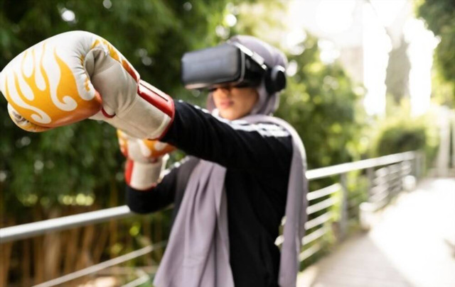 https://www.shutterstock.com/id/image-photo/muslim-woman-hijab-practicing-boxing-outdoors-2182467027