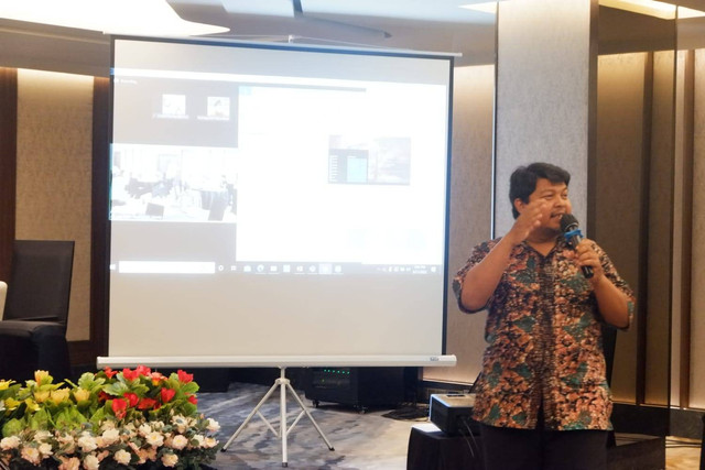Achmad Lukman selaku Ketua Forum Pengurangan Resiko Bencana DKI Jakarta sekaligus Manager Pengurangan Risiko Bencana DMC Dompet Dhuafa dalam agenda Konferensi Nasional Pengelolaan Risiko Bencana Berbasis Komunitas (KNPRBBK) ke XV-2022  pada (Rabu, 21/09/2022) mengatakan, Dalam kebencanaan baik di Desa maupun Kota Besar bukan hanya kewajiban pemerintah saja, seluruh elemen masyarakat juga turut andil dalam upaya penanggulangan hingga memberikan edukasi bagi sesama.
