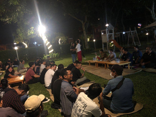 Pertemuan pekerja migran dengan aktivis perempuan Bali Ni Luh Jelantik - IST