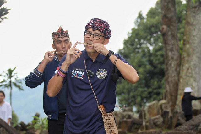 Menparekraf Sandiaga Uno mendatangi Desa Wisata Situs Gunung Padang, Cianjur, Kamis (22/9). Foto: Dok. Istimewa