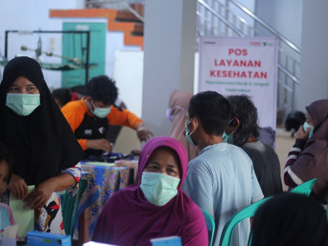 PT. Pembangkitan Jawa Bali (PJB) Unit Pembangkitan Paiton berkolaborasi bersama Disaster Management Center (DMC) Dompet Dhuafa dalam menyelenggarakan Pos Layanan Kesehatan Gratis kepada 100 orang yang terdampak banjir dan longsor di Kelurahan Tawangsari, Kecamatan Tawang, Kota Tasikmalaya, Kamis (22/09/2022).