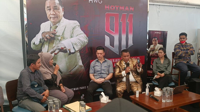 Heidy Said, ibu korban pemerkosaan anaknya asal Manado, Sulawesi Utara, hadir di acara Hotman 911 di W Superclub Jalan Basuki Rahmat, Surabaya, Sabtu (24/9/2022). Foto: Farusma Okta Verdian/kumparan