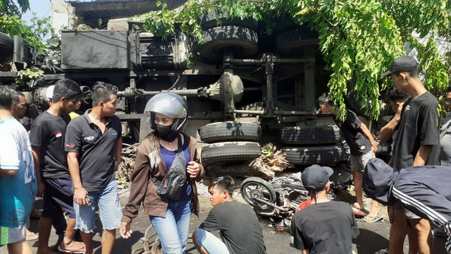 Kecelakaan truk tangki di Banyuwangi. Foto: Dok. Istimewa