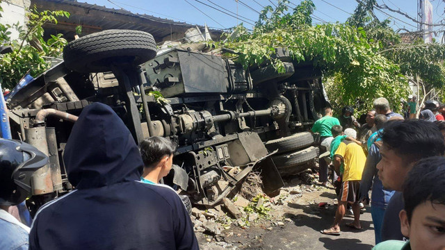 Kecelakaan truk tangki di Banyuwangi. Foto: Dok. Istimewa