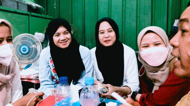 Antusiasnya kami mendengarkan Pak Irwansyah. FOTO: Ainul Yakin