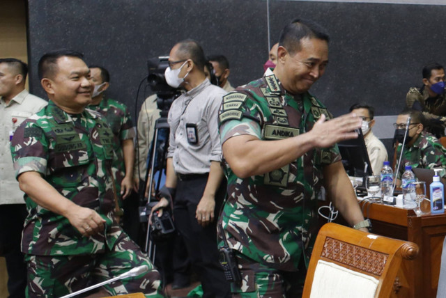 Menhan Prabowo Subianto bersama Panglima TNI Jenderal TNI Andika Perkasa, Kasal Laksamana TNI Yudo Margono dan Kasad Jenderal TNI Dudung Abdurachman mengikuti Rapat Dengar Pendapat (RDP) dengan Komisi I DPR. Foto: Iqbal Firdaus/kumparan