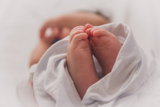 Ilustrasi Rekomendasi Nama Bayi Laki-Laki Islam yang Tidak Pasaran dan Unik. (Foto: Luma Pimentel | Unsplash.com)