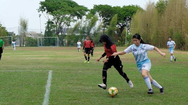 Melihat Aksi Senior Girls Tiger Football Academy yang Terampil dan Kompetitif