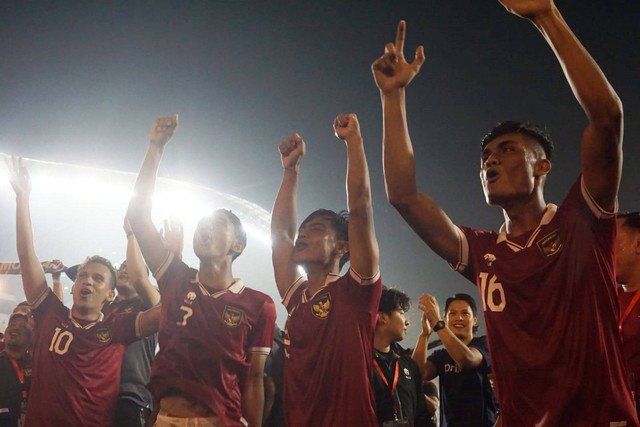 Selebrasi pemain Timnas Indonesia usai menang  melawan Curacao pada pertandingan kedua FIFA Matchday di Stadion Pakansari, Bogor, Selasa (27/9). Foto: Iqbal Firdaus/kumparan