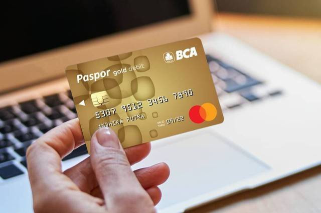 Ilustrasi kartu kredit BCA. Foto: Bank BCA
