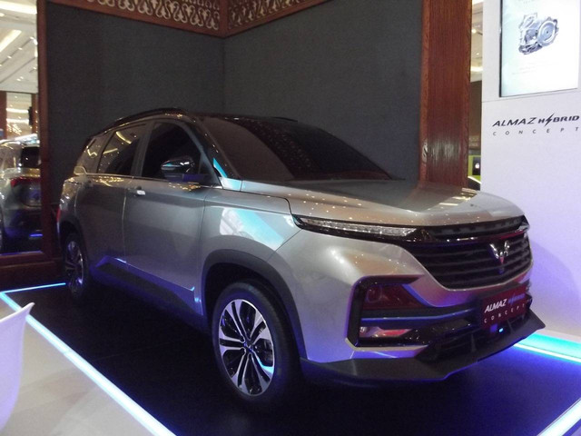 Wuling Almaz Hybrid. Foto: Rizki Fajar Novanto/kumparan