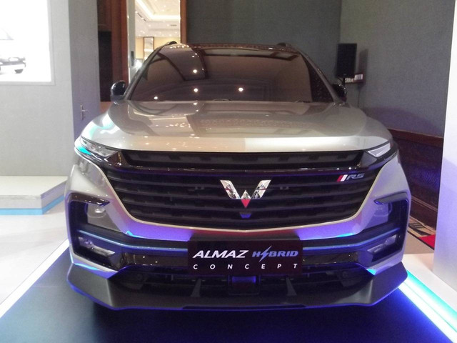 Wuling Almaz Hybrid. Foto: Rizki Fajar Novanto/kumparan