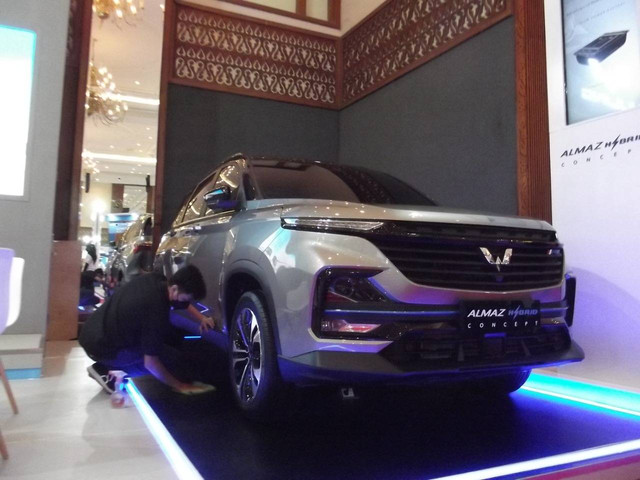 Wuling Almaz Hybrid. Foto: Rizki Fajar Novanto/kumparan