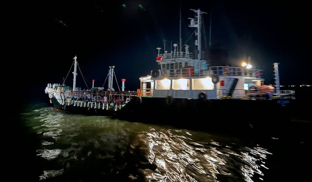 Kapal tanker pengangkut solar ilegal ditangkap Bea Cukai Batam. Foto: Istimewa