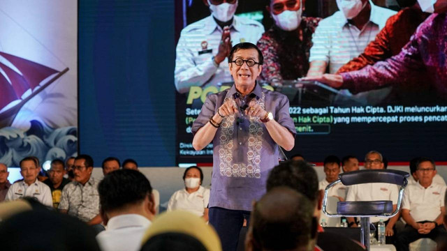 Menkumham Yasonna H Laoly saat acara 'Yasonna Mendengar' yang diadakan DJKI Kemenkumham di Universitas Negeri Makassar, Rabu (28/9/2022). Foto: Dok. DJKI Kemenkumham