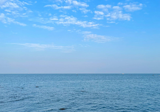 wisata pantai di jepara. sumber foto : unsplash/aliko.