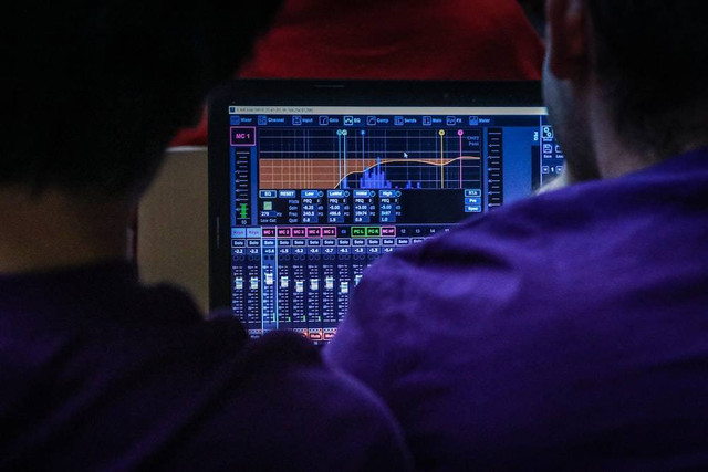 Ilustrasi menggunakan equalizer for Windows. Foto: Unsplash.com