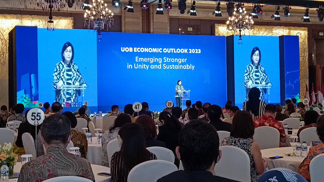 Menteri Keuangan Sri Mulyani dalam acara UOB Economic Outlook 2023 di Grand Ballroom Kempinski, Kamis (29/9/2022). Foto: Narda Margaretha Sinambela/kumparan